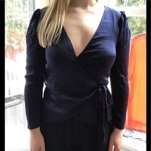 NWT Our Heritage twist front long sleeves top size M